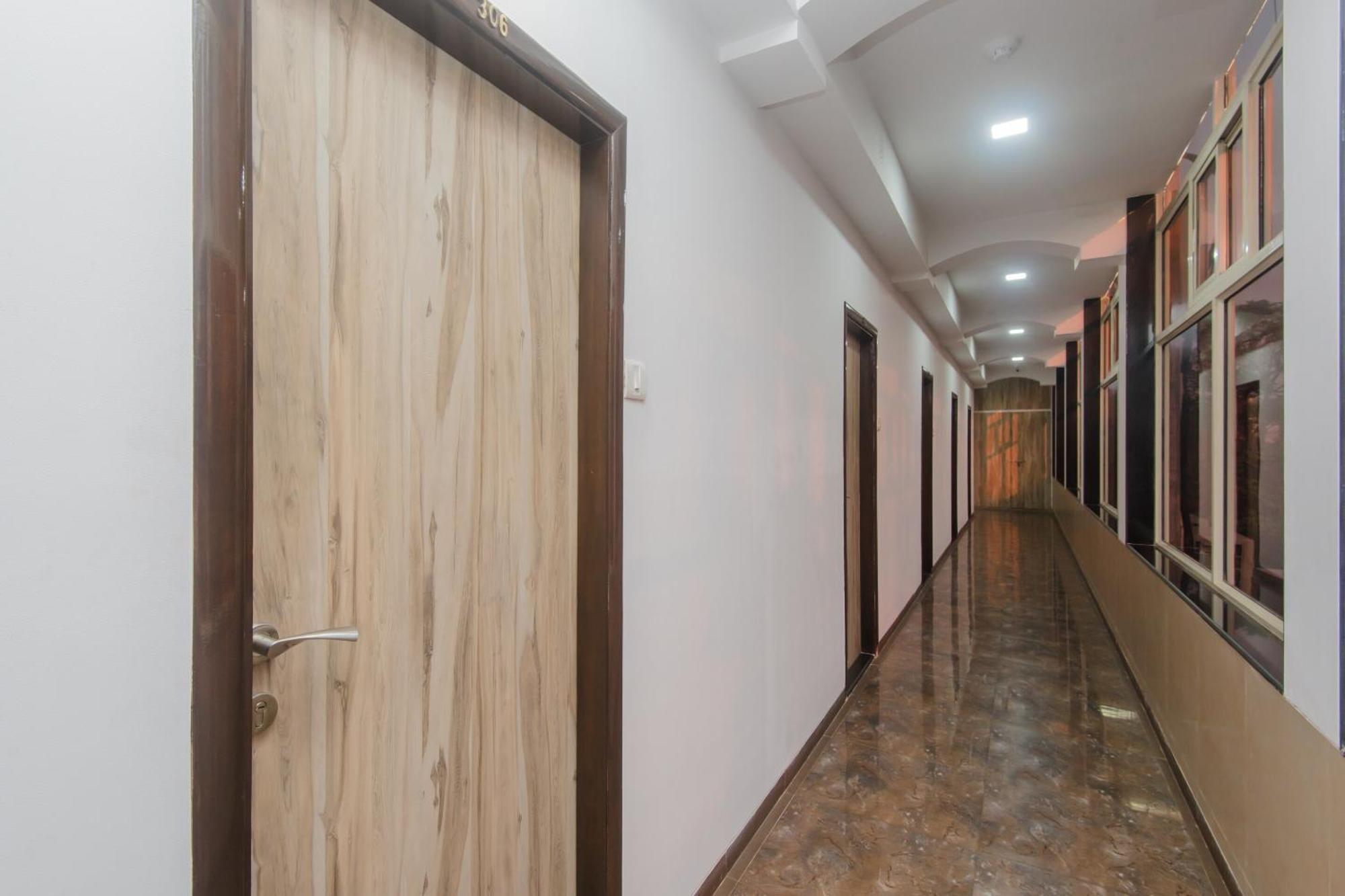 Super Hotel O Divine Residency Near Phoenix Marketcity Bombay Eksteriør billede
